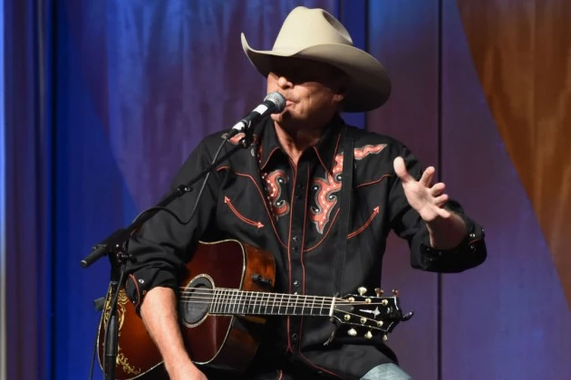 Country Music Memories: 'I Don't Even Know Your Name' Hits No. 1