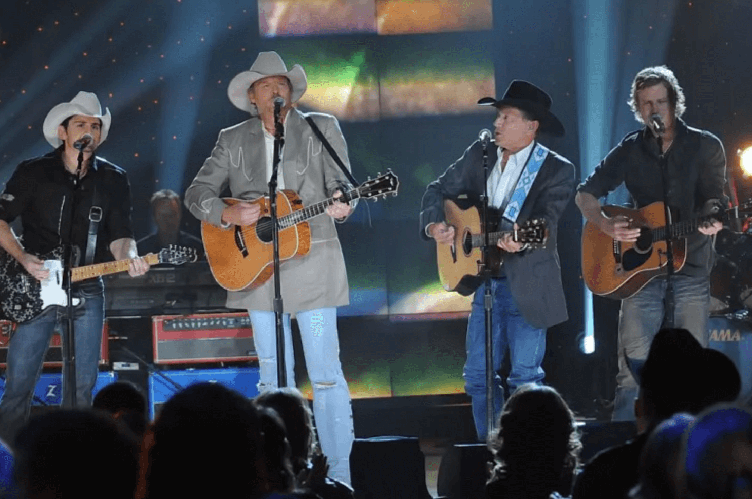 Throwback To Alan Jackson, George Strait, Brad Paisley & Dierks Bentley  Performing "Country Boy" On CMT Giants